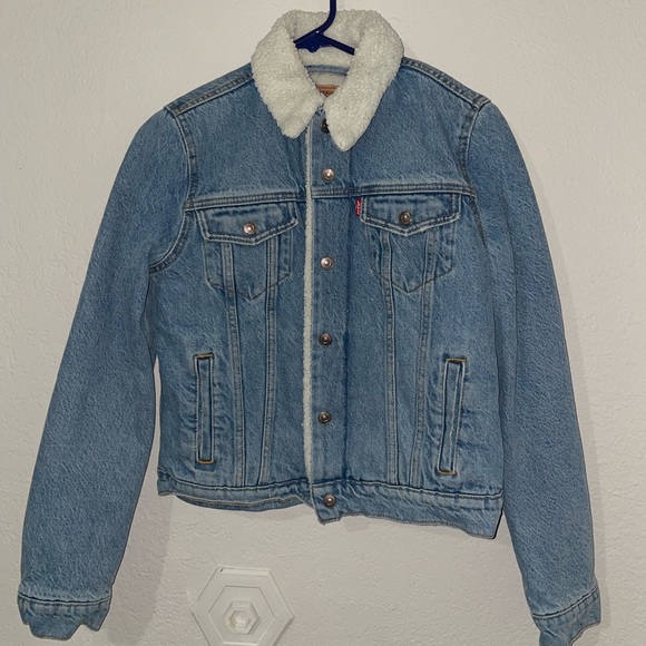 Levi’s Sherpa jean jacket - Picture 1 of 2
